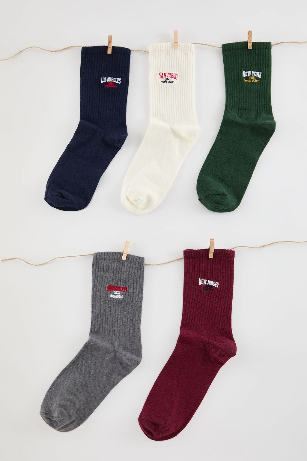TRENDYOL MAN Cok Renkli Unisex 5li Pamuklu Sehir Nak?sl? Kolej-Tenis-Orta Boy Corap TMNAW25CO00000