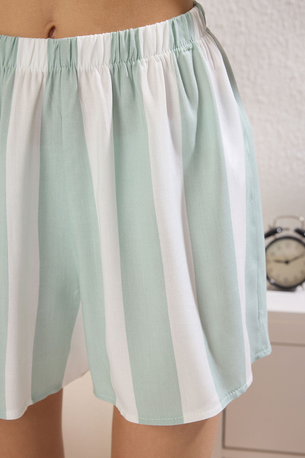 Trendyolmilla Pembe Cizgili Ip Ask?l? Viskon Sortlu Dokuma Pijama Tak?m? THMSS23PT00225 фото 34