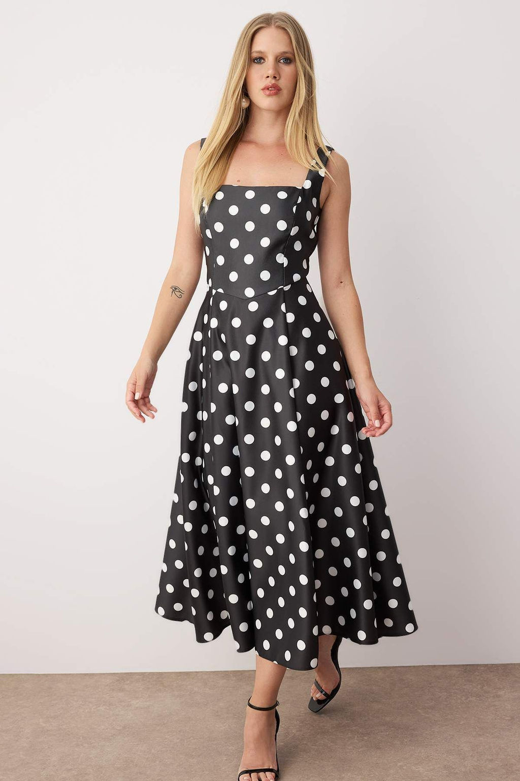 Siyah-Beyaz Puantiyeli A-Kesim Saten Dokuma S?k Abiye Gece Mezuniyet Elbisesi TPRAW25EL00040