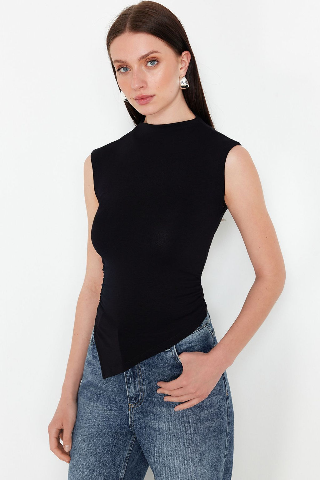 Siyah Dik Yaka Buzgu/Drape Detayl? Fitted/Vucuda Oturan Asimetrik Orme Bluz TWOSS24BZ00534