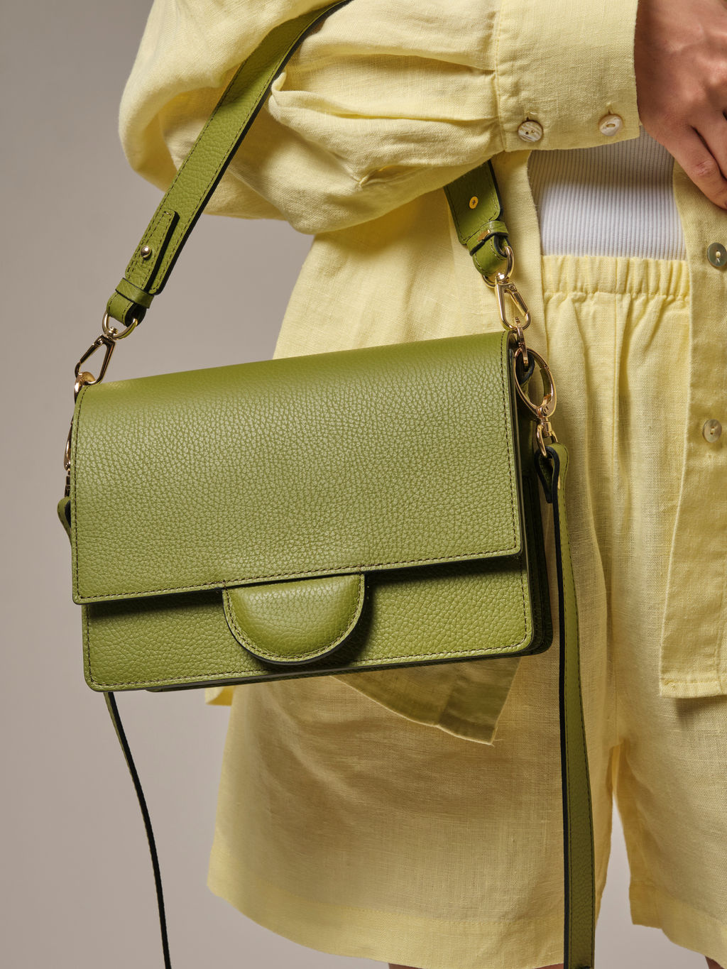 Сумка через плечо Deboro 30574 зеленый бамбук