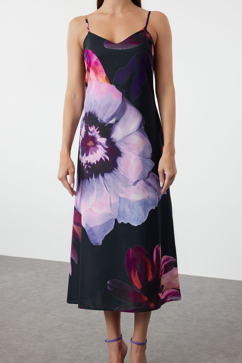 Lacivert Cicek Desenli Uste Oturmayan Midi Saten Dokuma Elbise TWOSS24EL00990 - Trendyolmilla фото 4