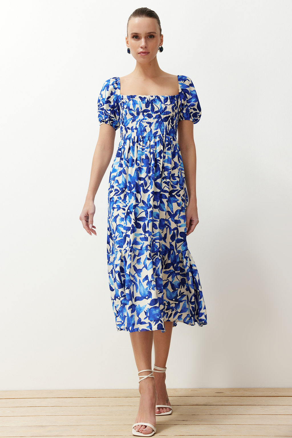 Mavi Cicekli Skater Gipe Yaka Detayl? Shally Midi Dokuma Elbise TWOSS24EL00952 - Trendyolmilla фото 2