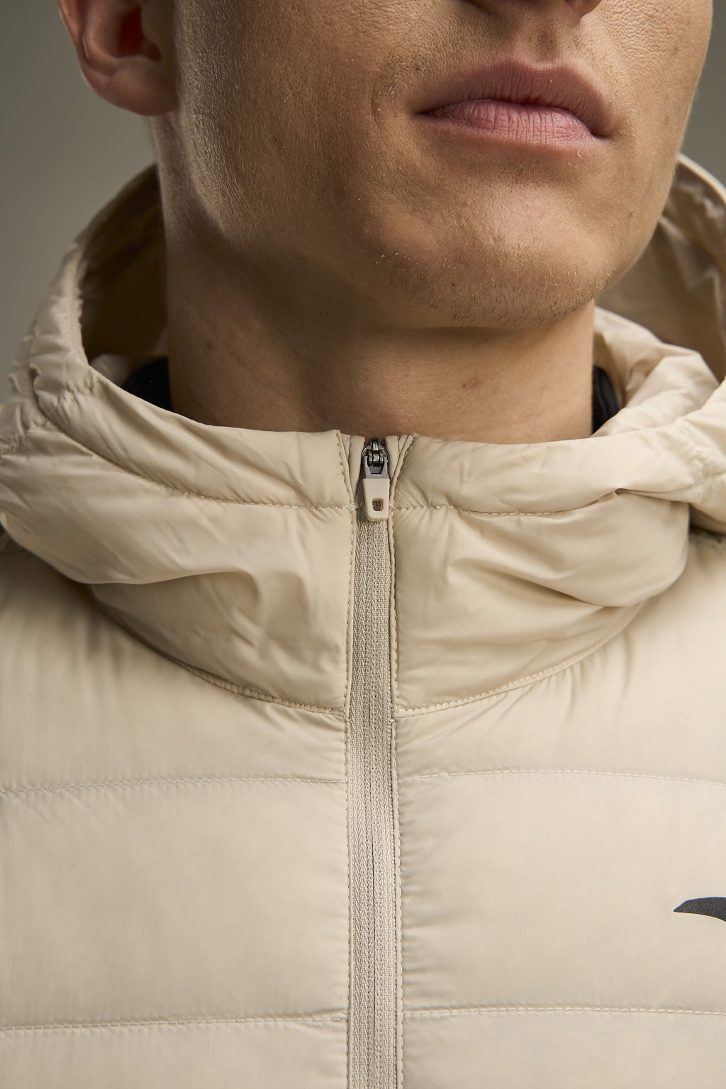 Пуховик легкий Серый - Anta фото 8