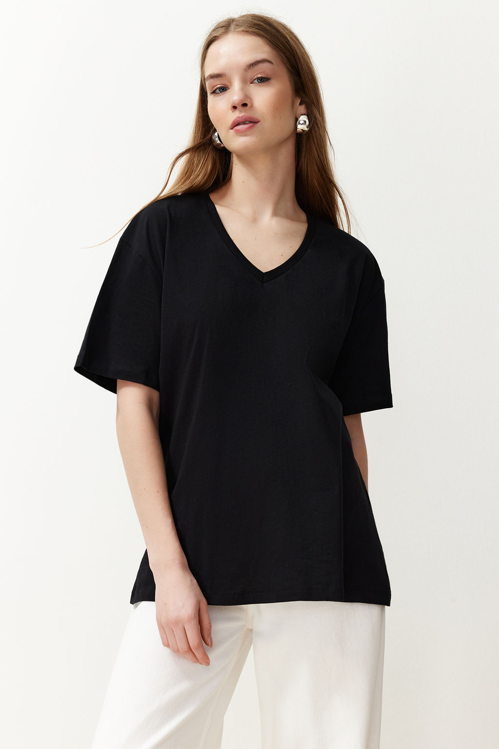 Siyah %100 Pamuk Boyfriend V Yaka Orme T-Shirt TWOSS23TS00003