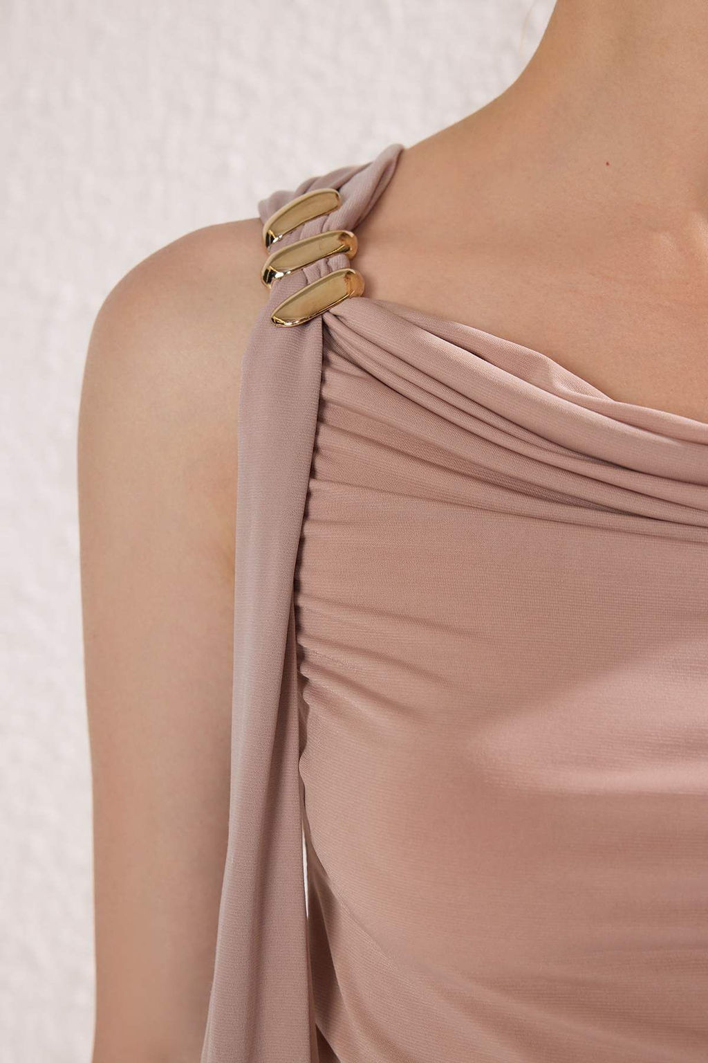 Trendyolmilla Bej Aksesuar Detayl? Degaje Yaka Slim Orme Bluz TWOSS25BZ00564  фото 3