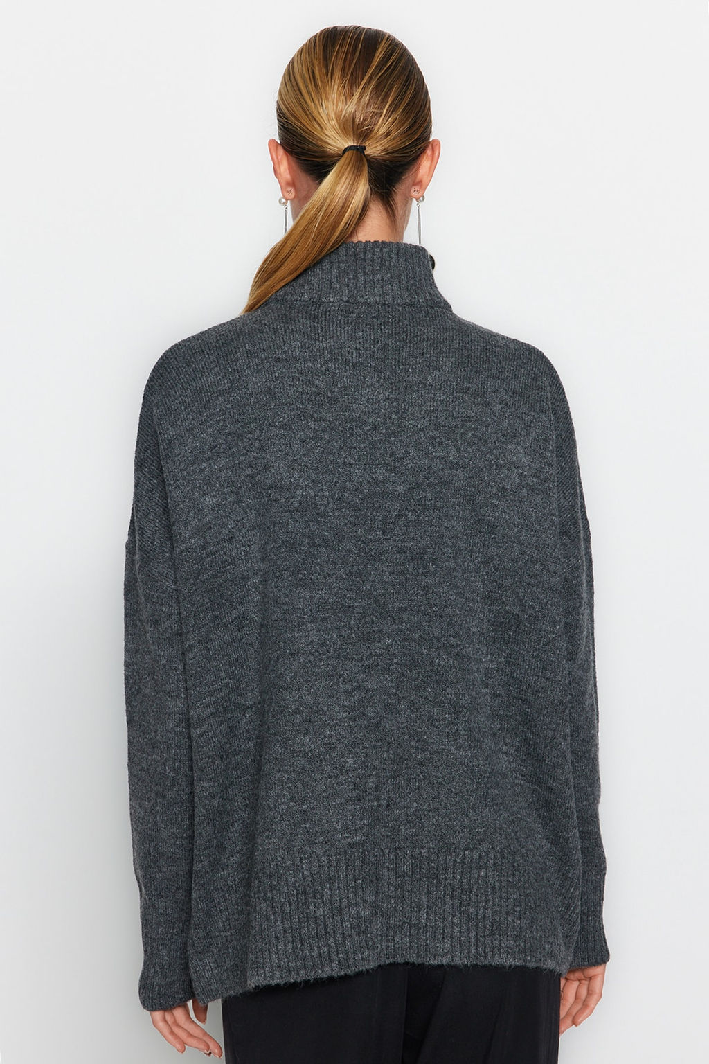 Antrasit Genis Kal?p Yumusak Dokulu Triko Kazak TWOAW23KZ00469 - Trendyolmilla фото 9