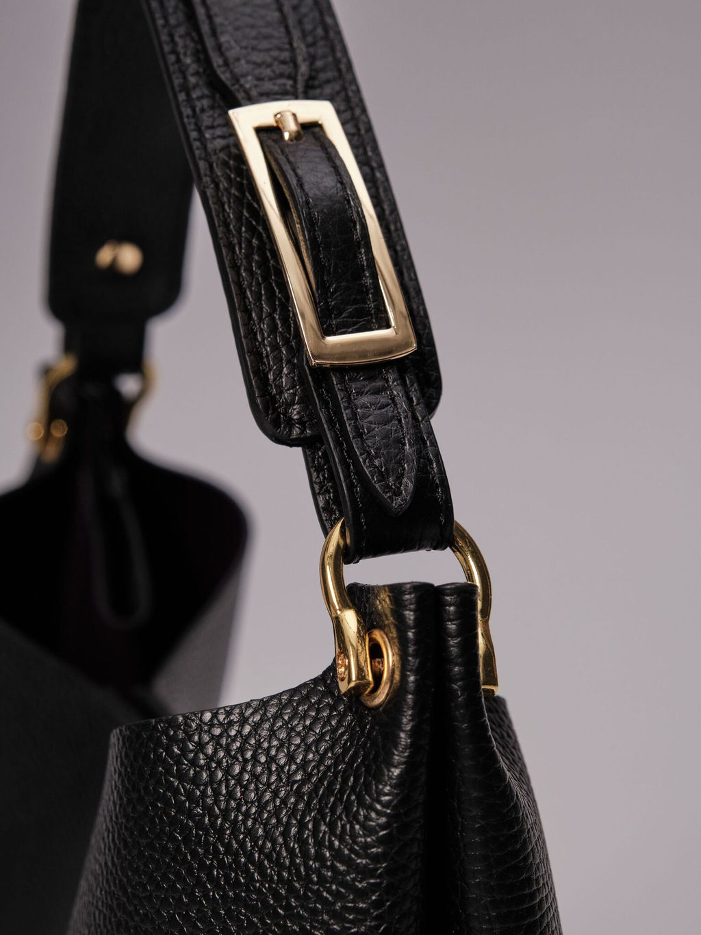 Сумка кожаная Deboro 30994 черный фиолет