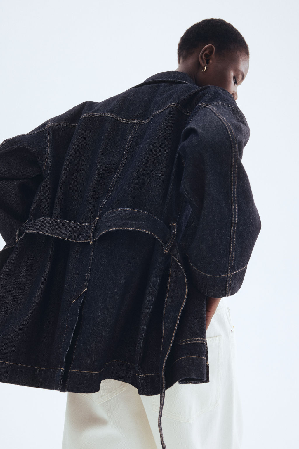 Chaqueta denim con cintur?n de anudar - H&m фото 4