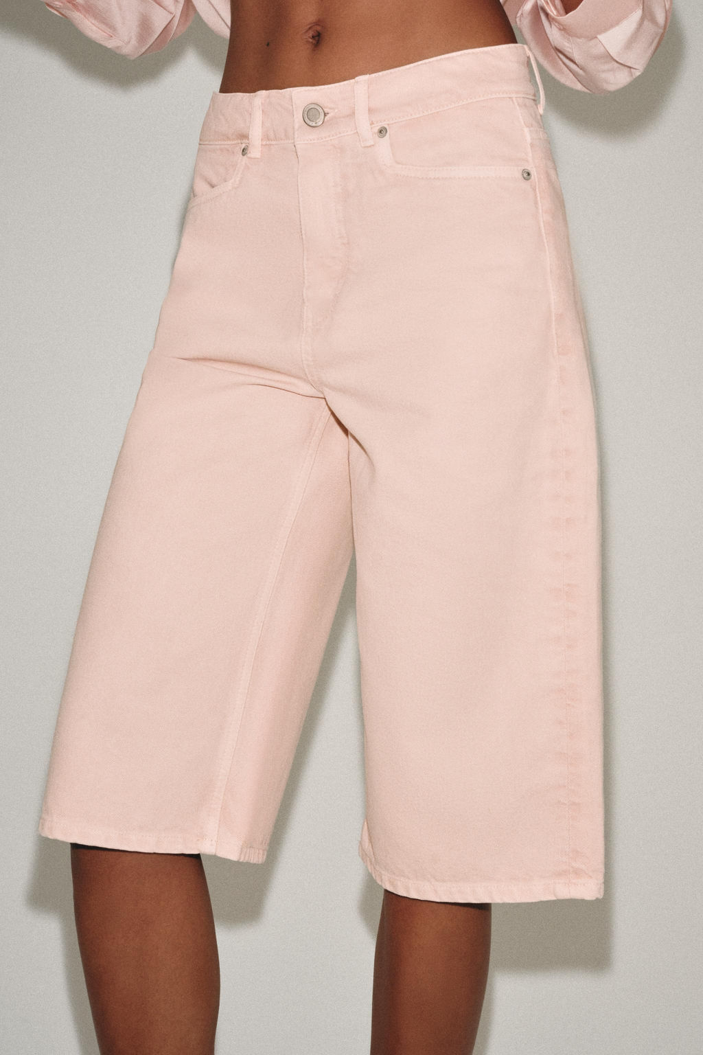 BERMUDA DENIM TIRO MEDIO ZW COLLECTION / Rosa - Zara фото 2