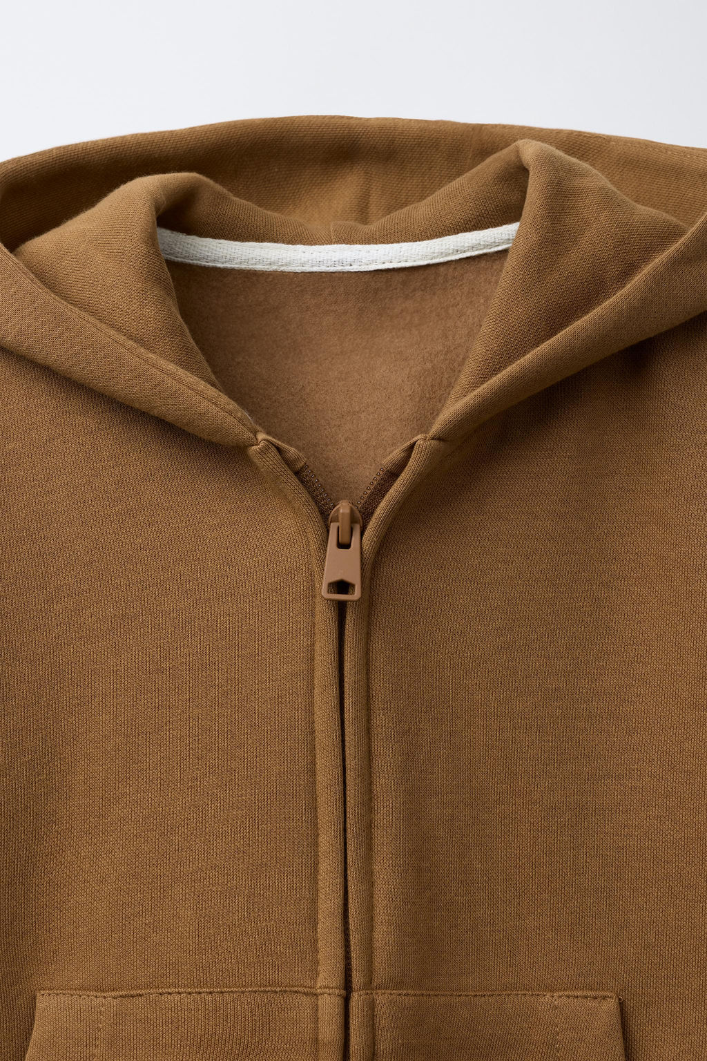 PLAIN PLUSH HOODIE