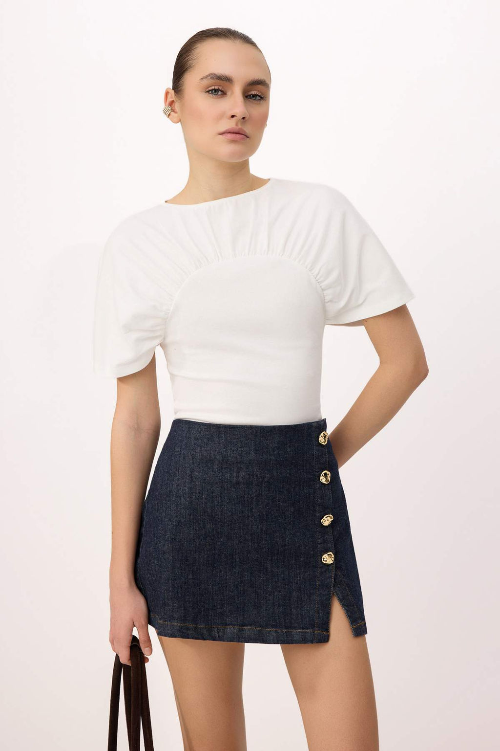Ekru Fitted/Vucuda Oturan Kay?k Yaka K?sa Kollu %100 Pamuk Orme T-Shirt TWOSS26TS00264 - Trendyolmilla фото 2