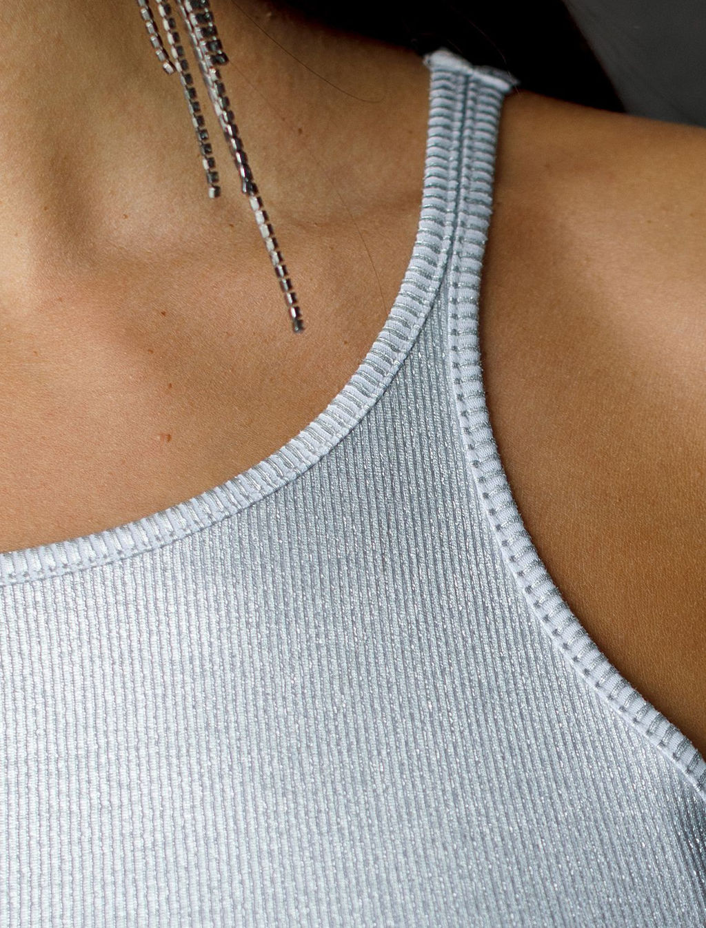 Топ с закрытым декольте из хлопка с эластаном в рубчик с матовым покрытием металлик - Vilatte фото 3