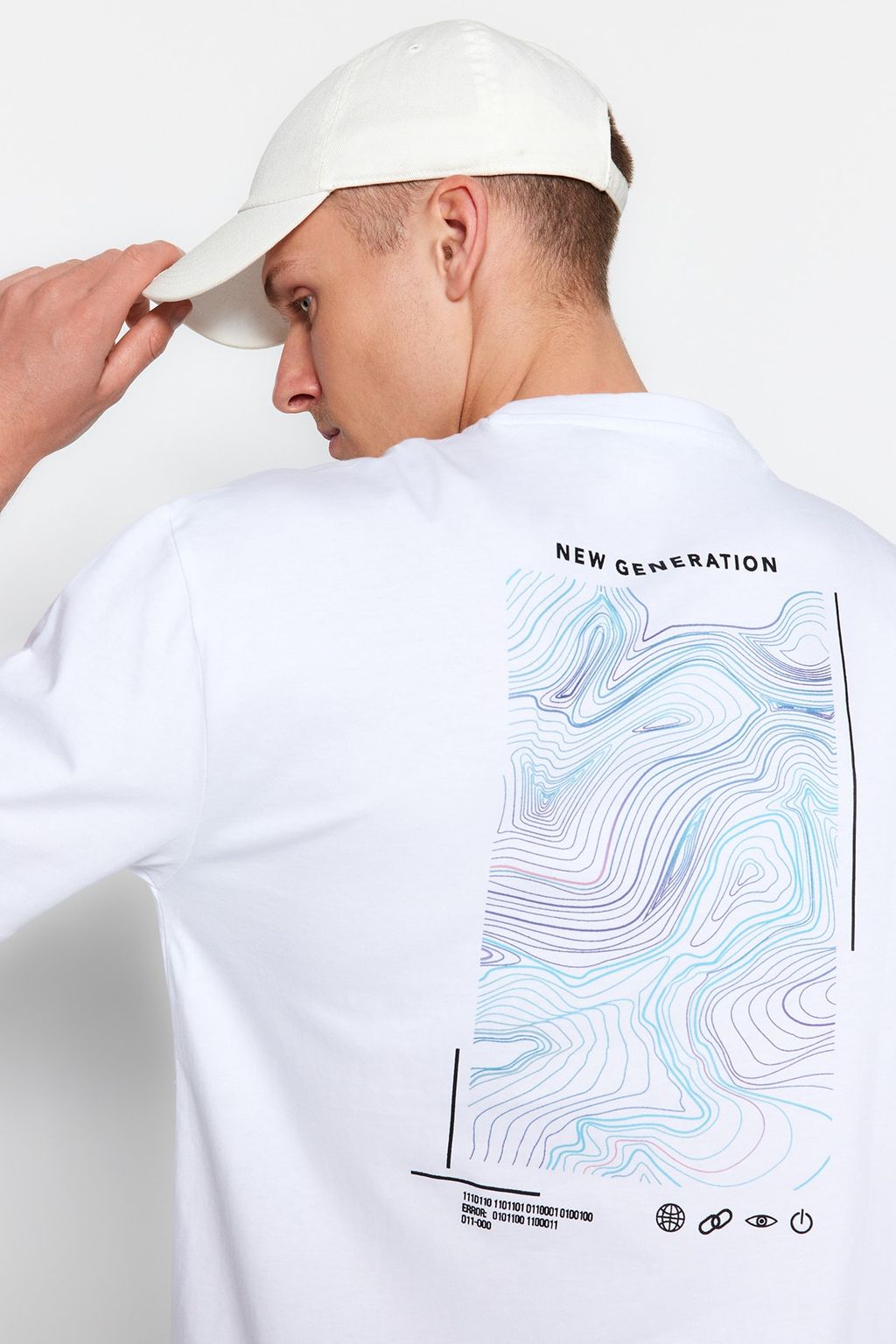 Beyaz Oversize/Genis Kesim Bask?l? %100 Pamuklu T-Shirt TMNSS23TS00238