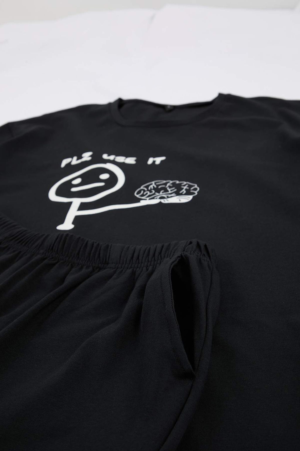 Siyah Regular Kesim Eglenceli Yaz? Bask?l? Pamuklu Pijama Tak?m? TMNSS26PT00024