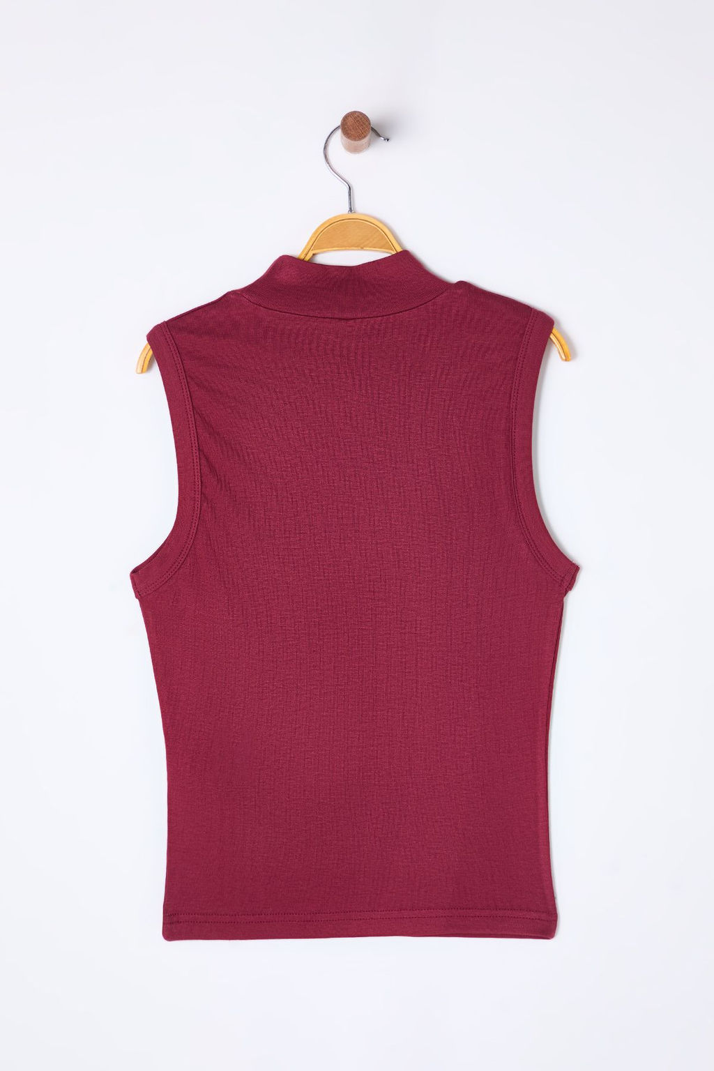 Trendyolmilla Siyah Yumusak Kumasl? Fitted/Vucuda Oturan Dik yaka Kolsuz Esnek Orme Bluz TWOSS25BZ00038