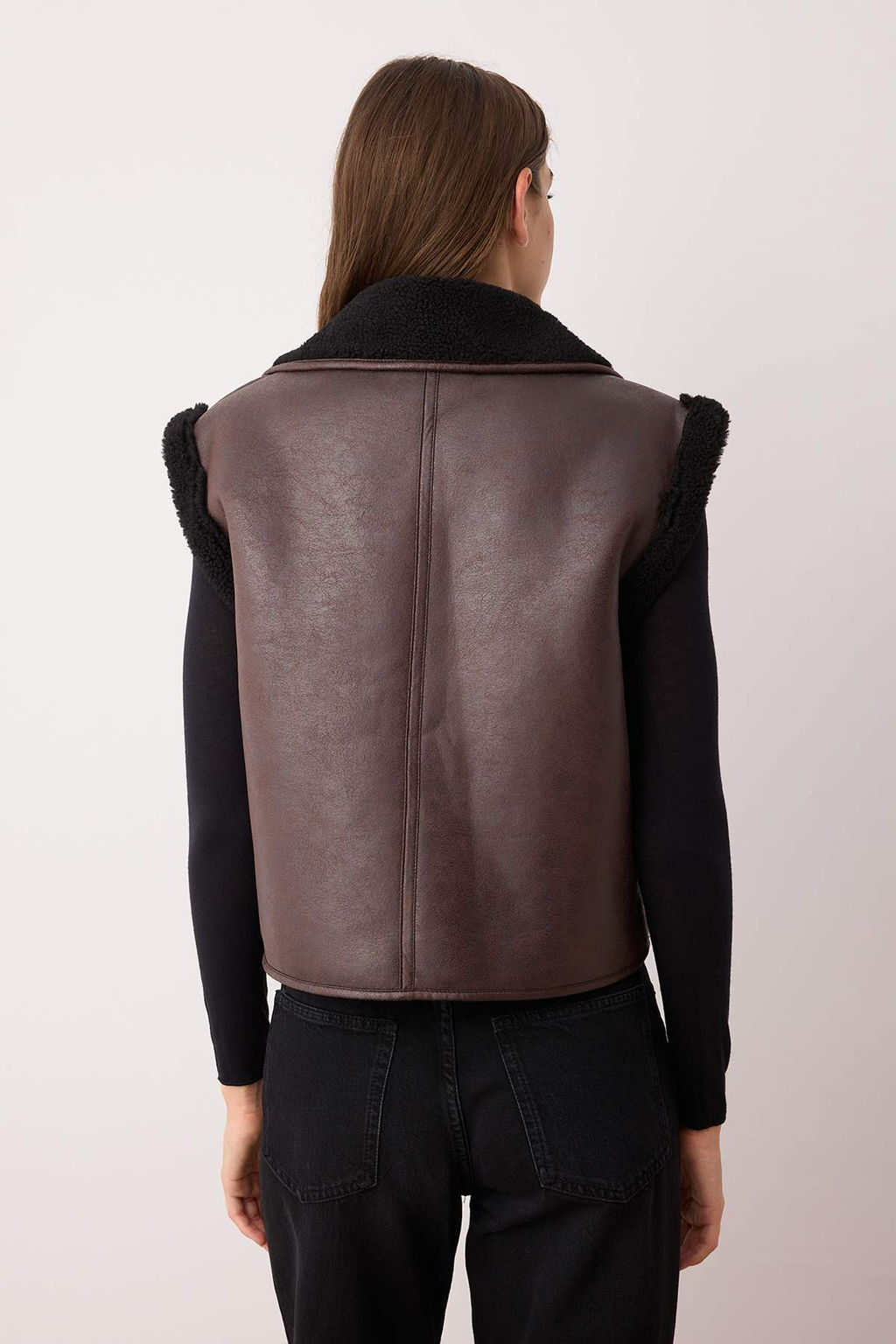 Koyu Kahverengi Regular Kal?p Pelus Detayl? Suet Yelek TWOAW26YE00001 - Trendyolmilla фото 4