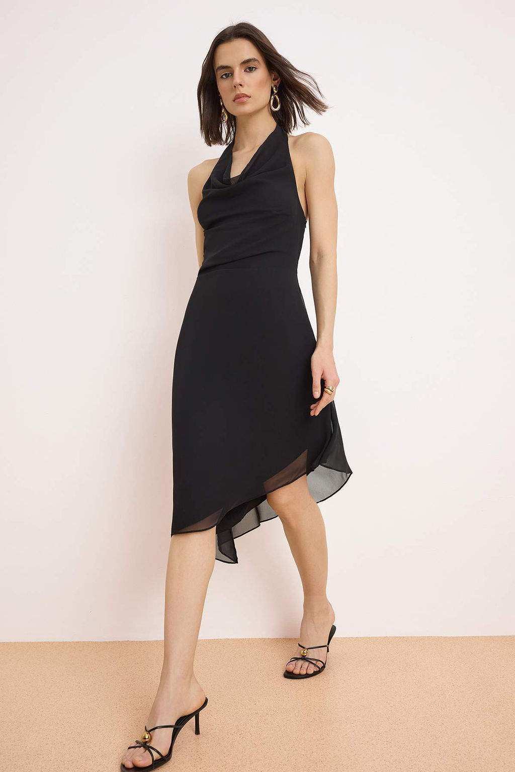 Siyah Duz Degaje Yaka Midi Dokuma Elbise TWOSS26EL00331