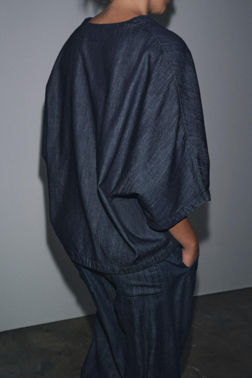 ZARA WOMAN COLLECTION RELAXED DENIM SHIRT