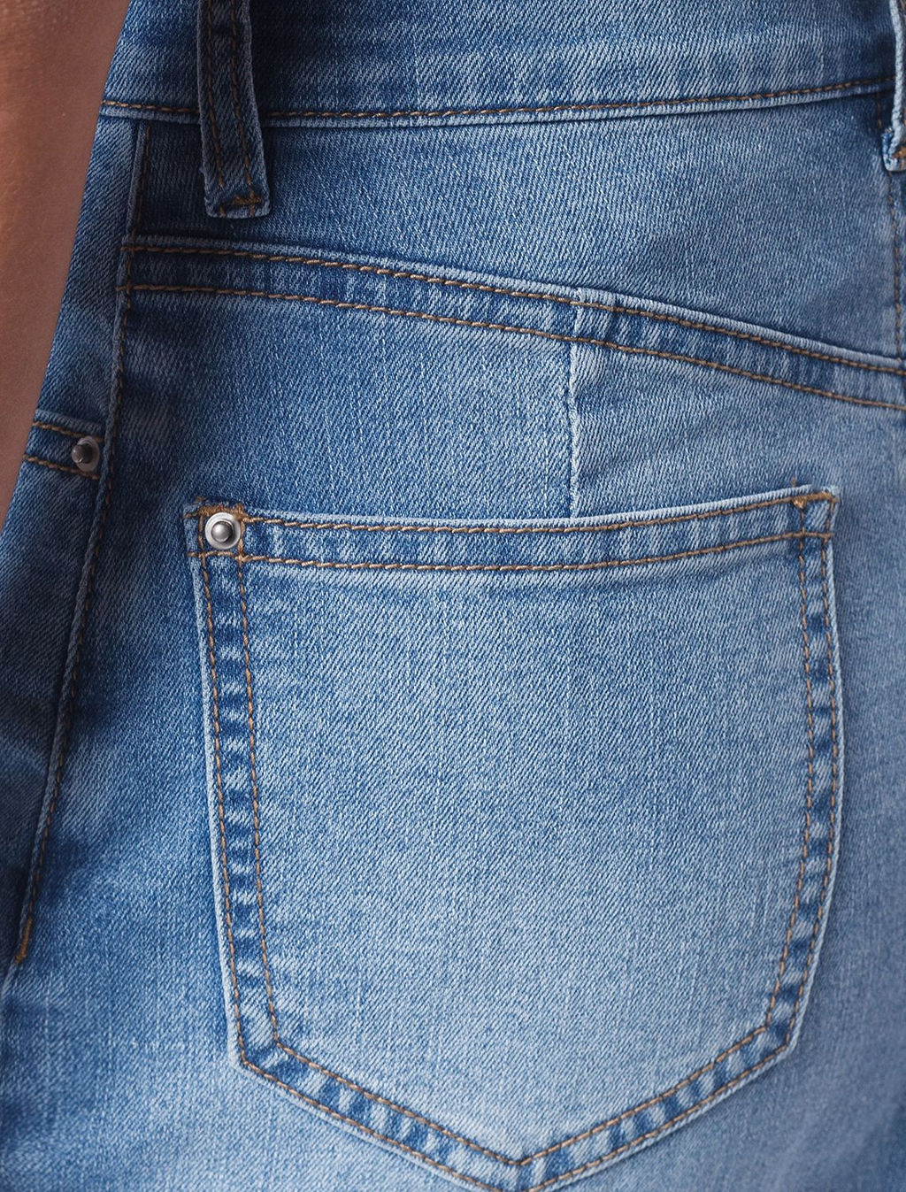 Джинсовая юбка с декоративной стиркой из эластичного облегченного денима - Vilatte фото 6