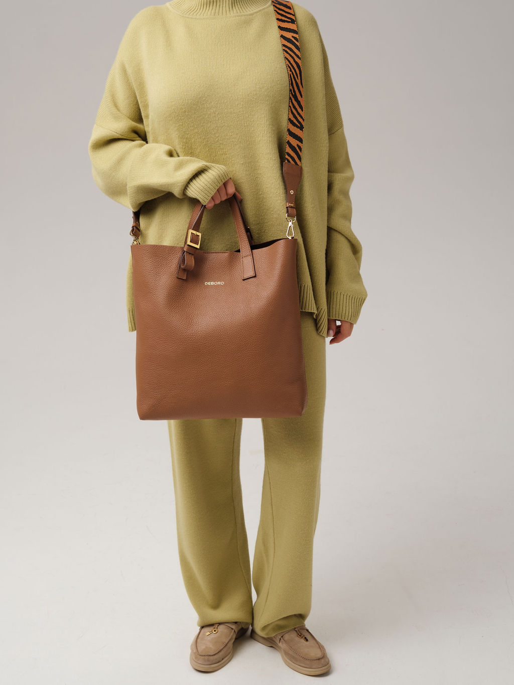 Кожаная сумка шоппер Deboro 30954 орех