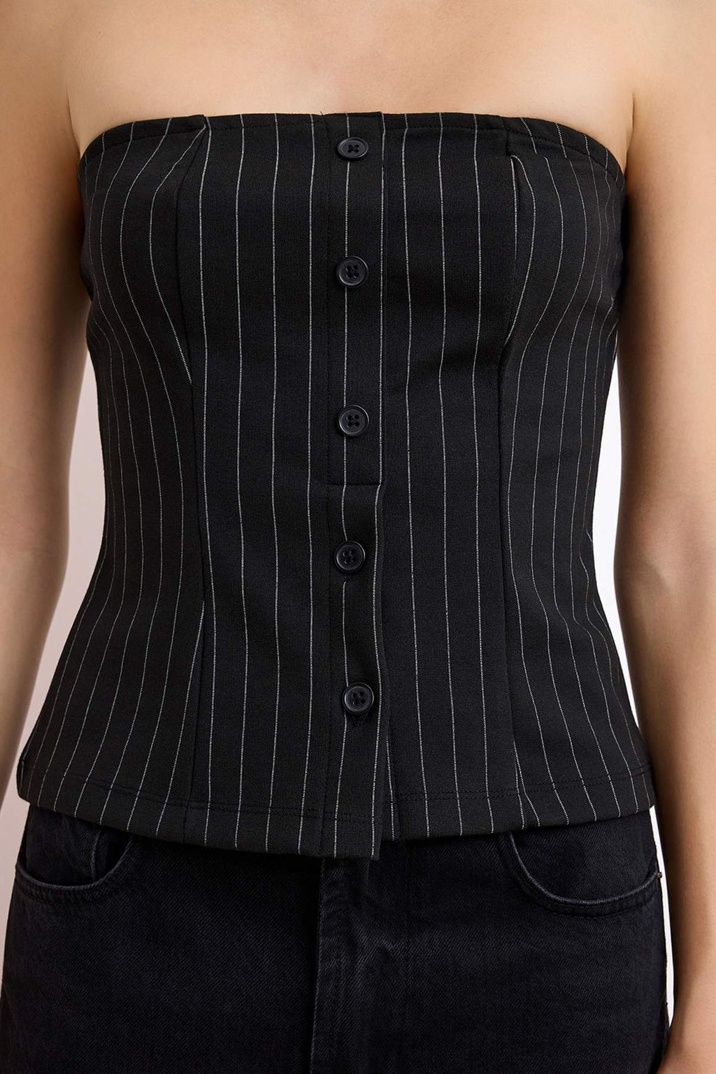 Siyah Fitted/Vucuda Oturan Straplez Dugmeli Kolsuz Interlok Orme Bluz TWOSS26BZ00384 - Trendyolmilla фото 3