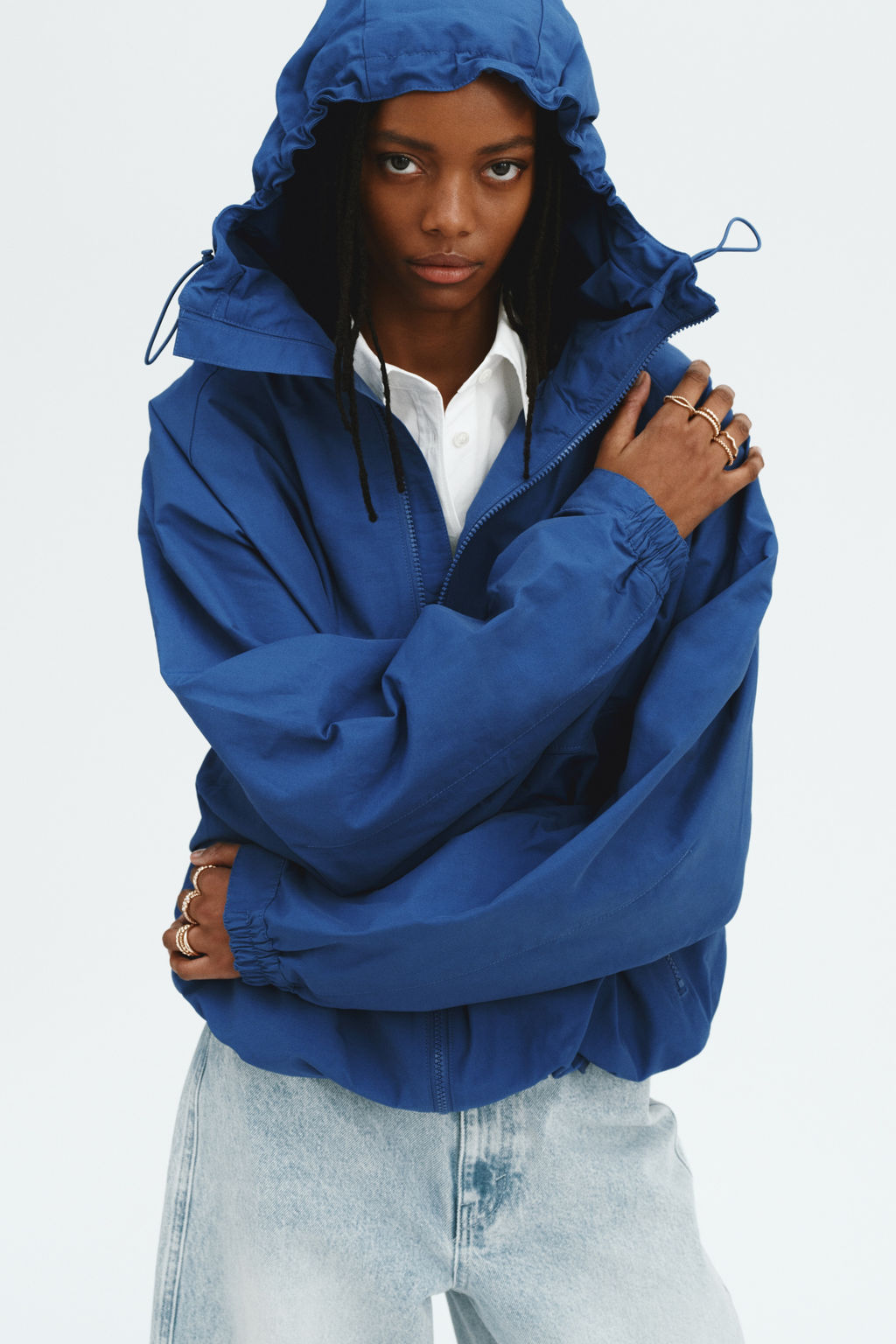 Chaqueta cortavientos con capucha - H&m фото 8