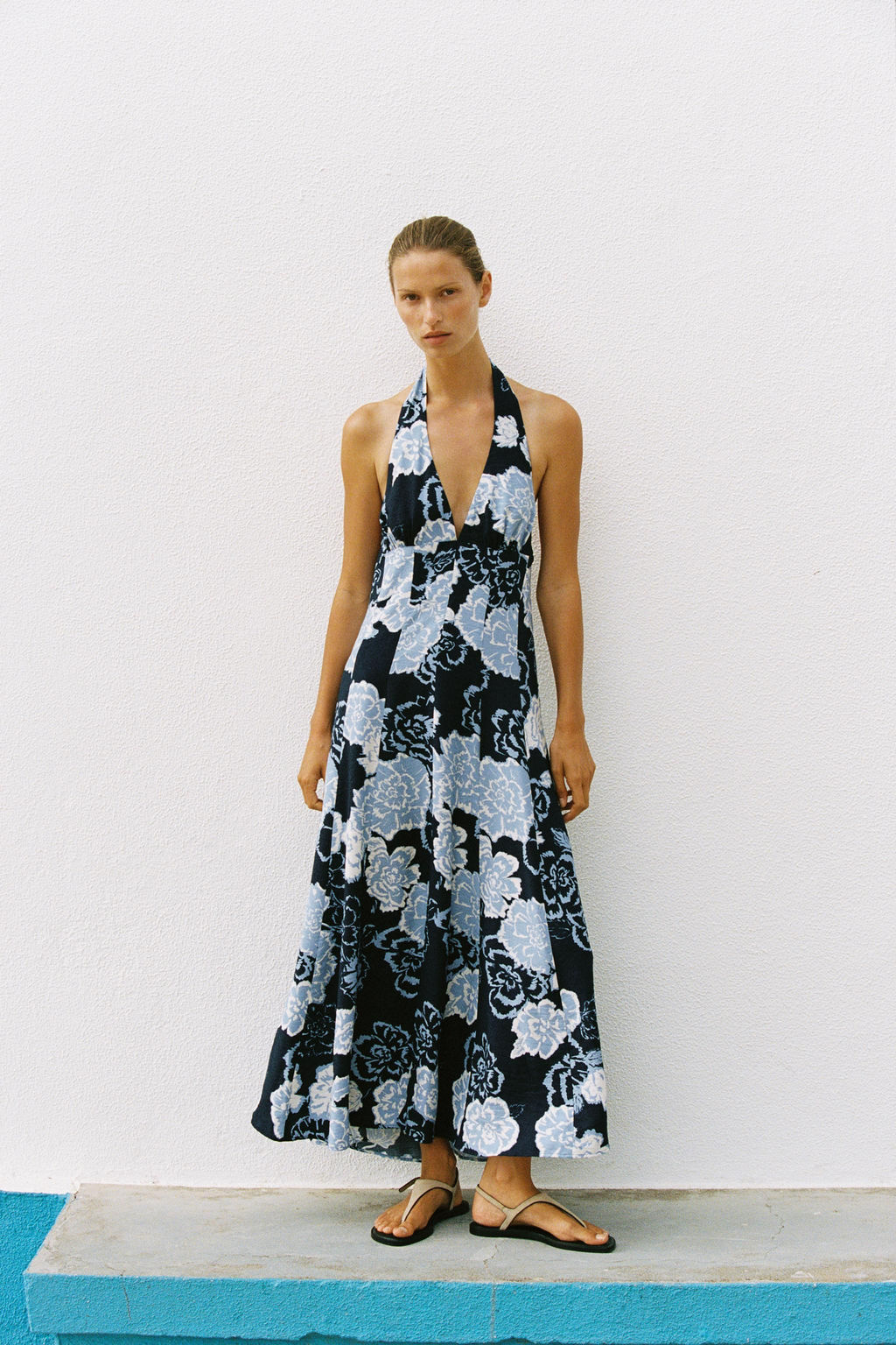 FLORAL PRINT HALTER MIDI DRESS - Zara фото 3