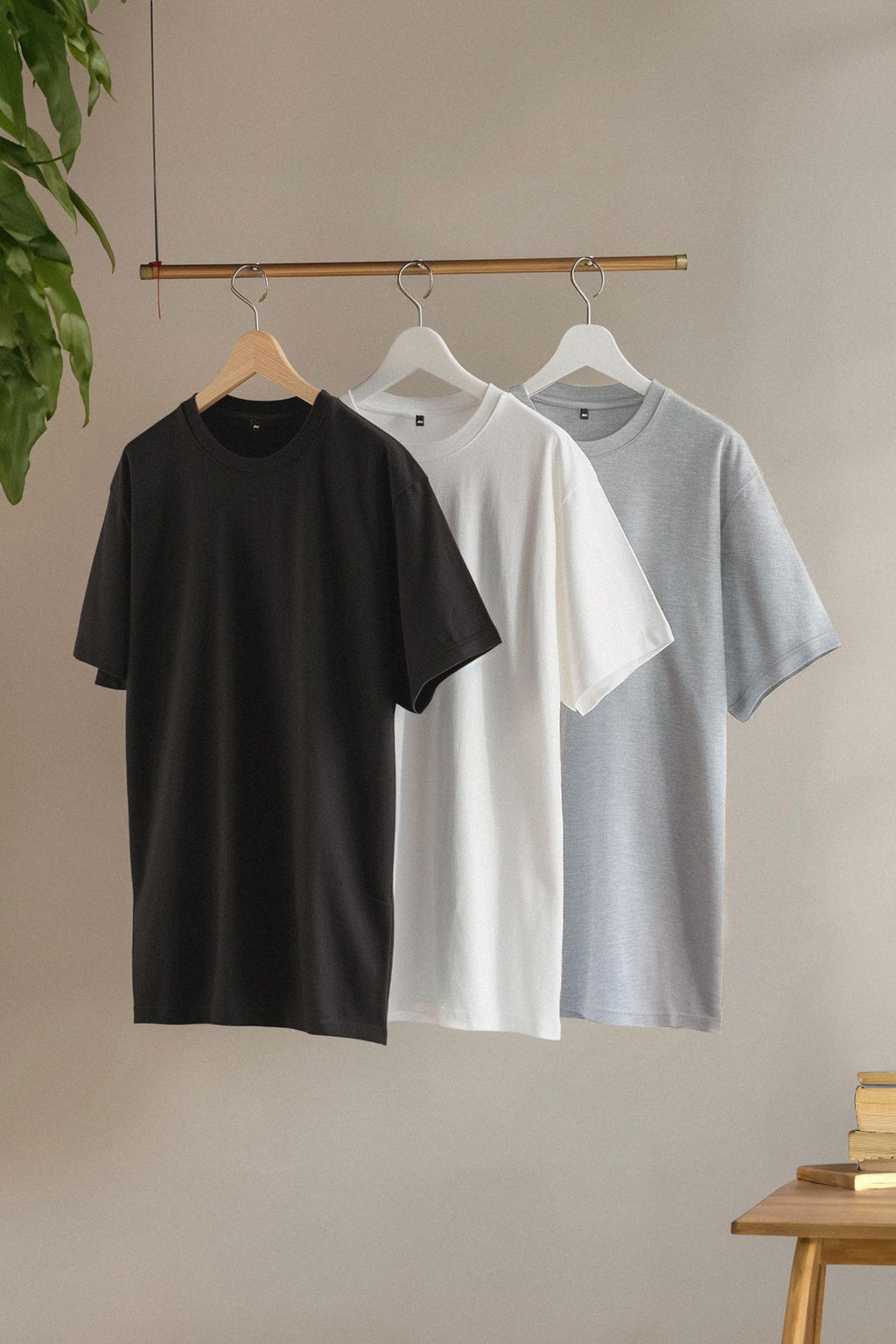 TRENDYOL MAN Siyah-Gri-Beyaz Buyuk Beden 3lu Paket Regular/Normal Basic %100 Pamuklu T-Shirt TMNSS24BF00059