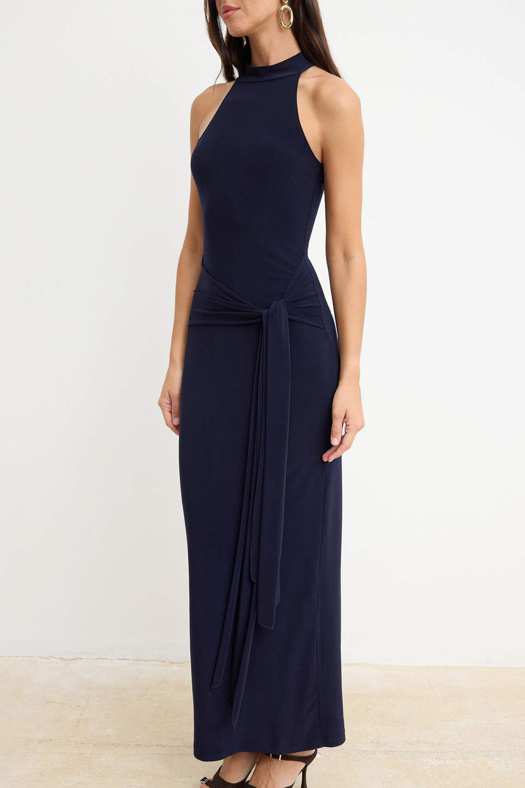 Lacivert Kusak Detayl? Halter Yaka Bodycone/Vucuda Oturan Esnek Maxi Orme Elbise TWOSS25EL00689