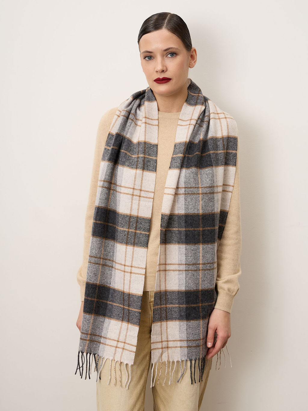 Шарф из шерсти 01219 кремовый-темно-серый