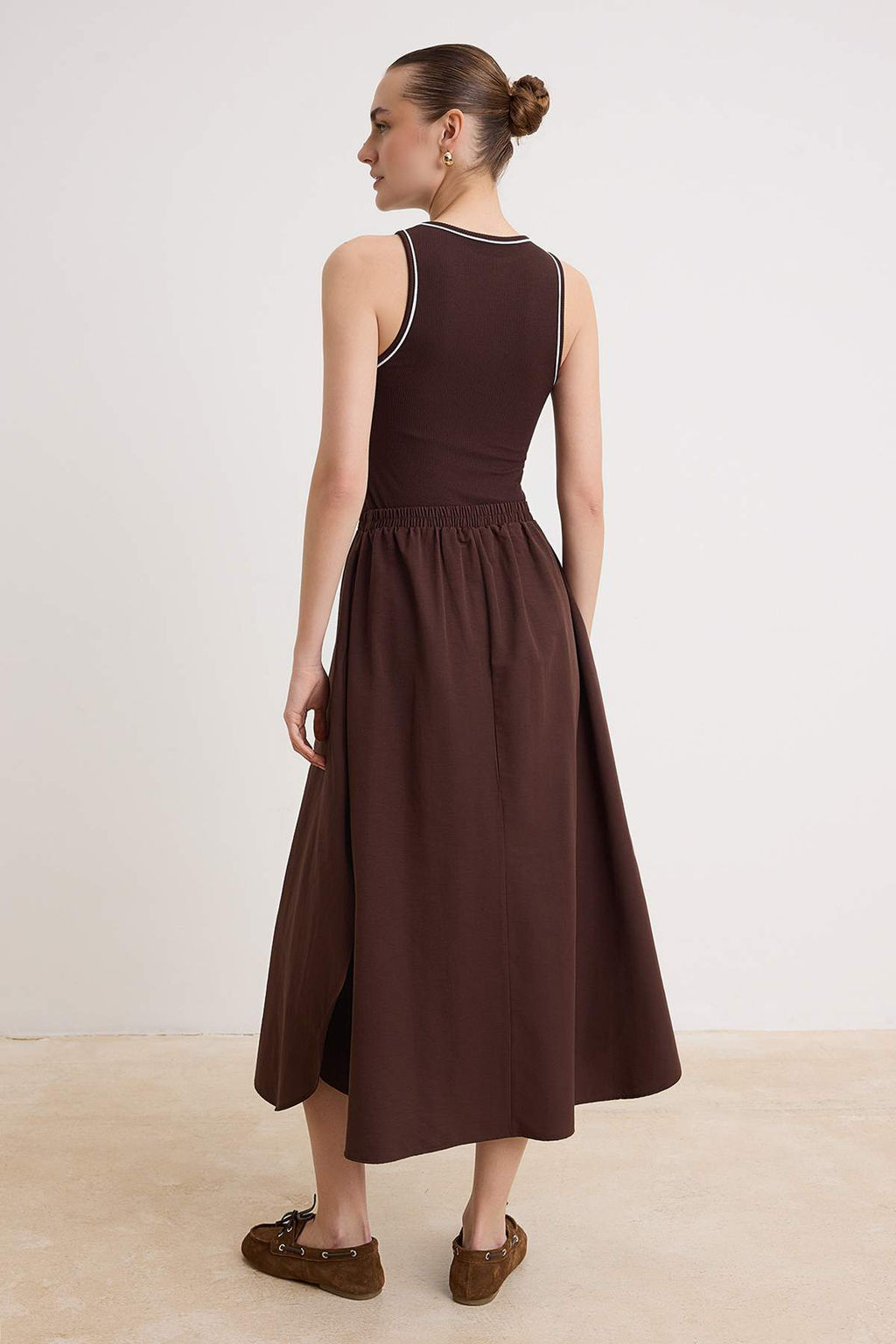 Kahverengi Poplin Etek Detayl_ A Kesim Maxi Dokuma Elbise TWOSS26EL00933 - Trendyolmilla фото 4