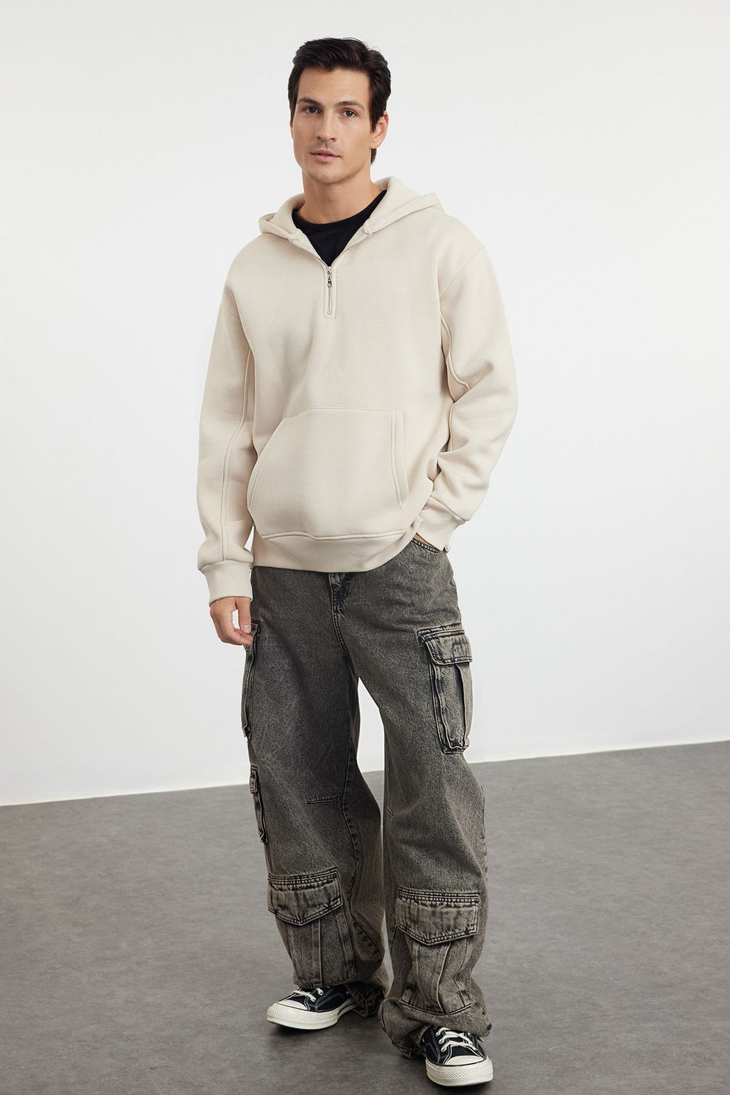 Tas Oversize/Genis Kesim Fermuarl? Kapusonlu Ici Polarl? Basic Sweatshirt TMNAW25SW00050