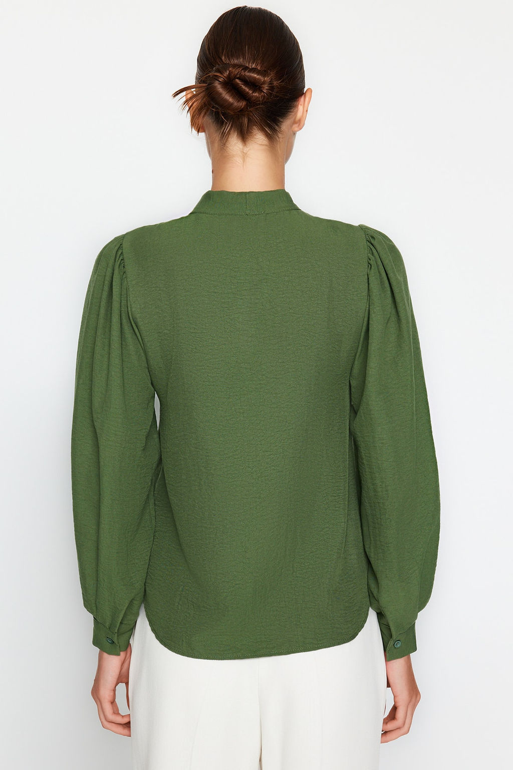 Ekru Yakada Fular Detayl? Regular Normal Kal?p Dokuma Gomlek TWOSS21GO0098