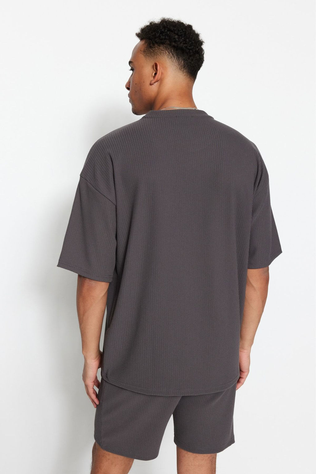 TRENDYOL MAN Buyuk Beden Basic Gri Oversize/Genis Kesim Dokulu K?r?smaz Ottoman T-Shirt TMNSS25BF00013 - Trendyolmilla фото 6