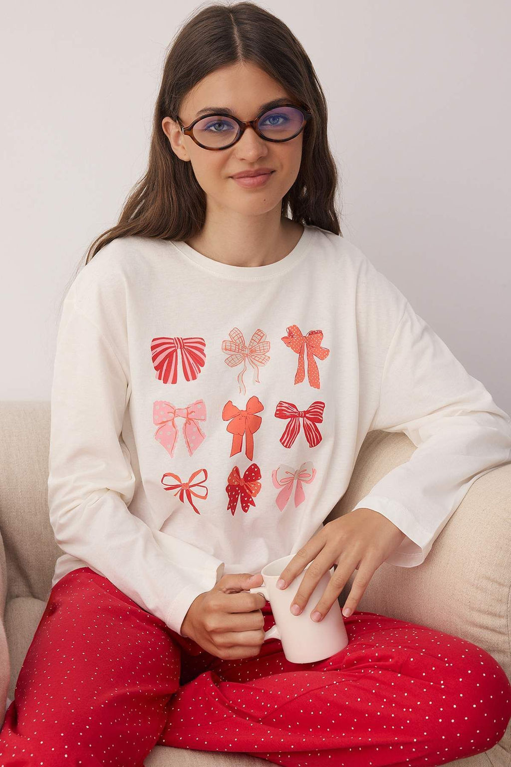 Beyaz %100 Pamuklu Kurdele/Fiyonklu ve Puantiyeli Orme Pijama Tak?m? THMAW26PT00053