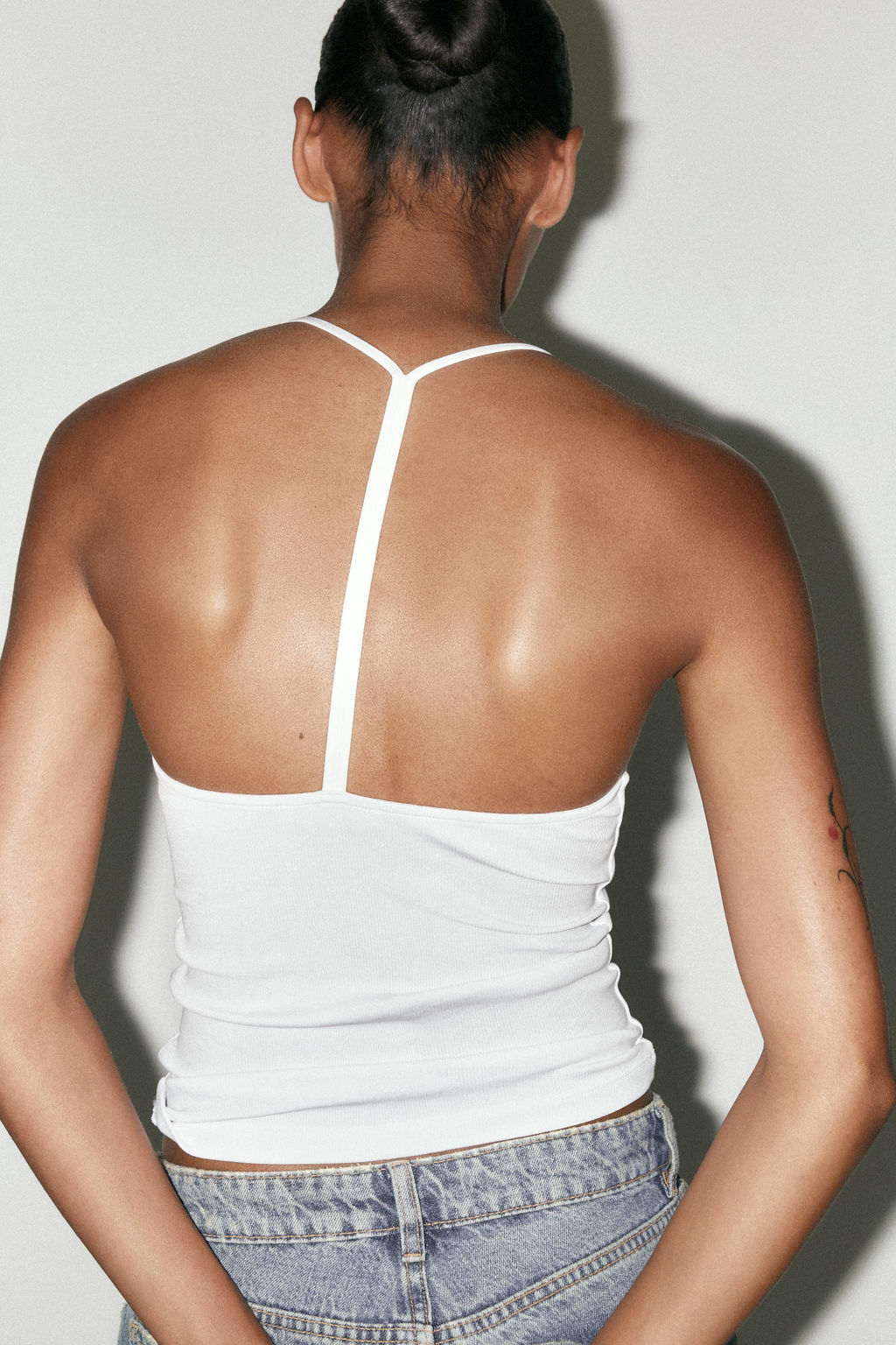 HALTER TOP WITH STRAP DETAIL - Zara фото 37