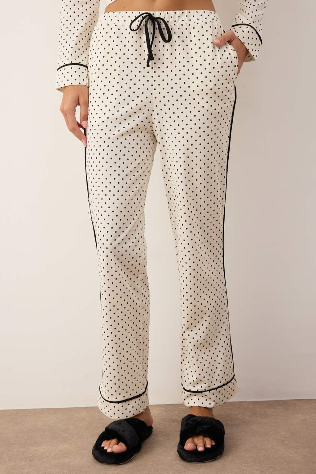 Beyaz %100 Pamuklu Puantiye Desenli Biyeli Orme Pijama Tak?m? THMAW26PT00158 - Trendyolmilla фото 3