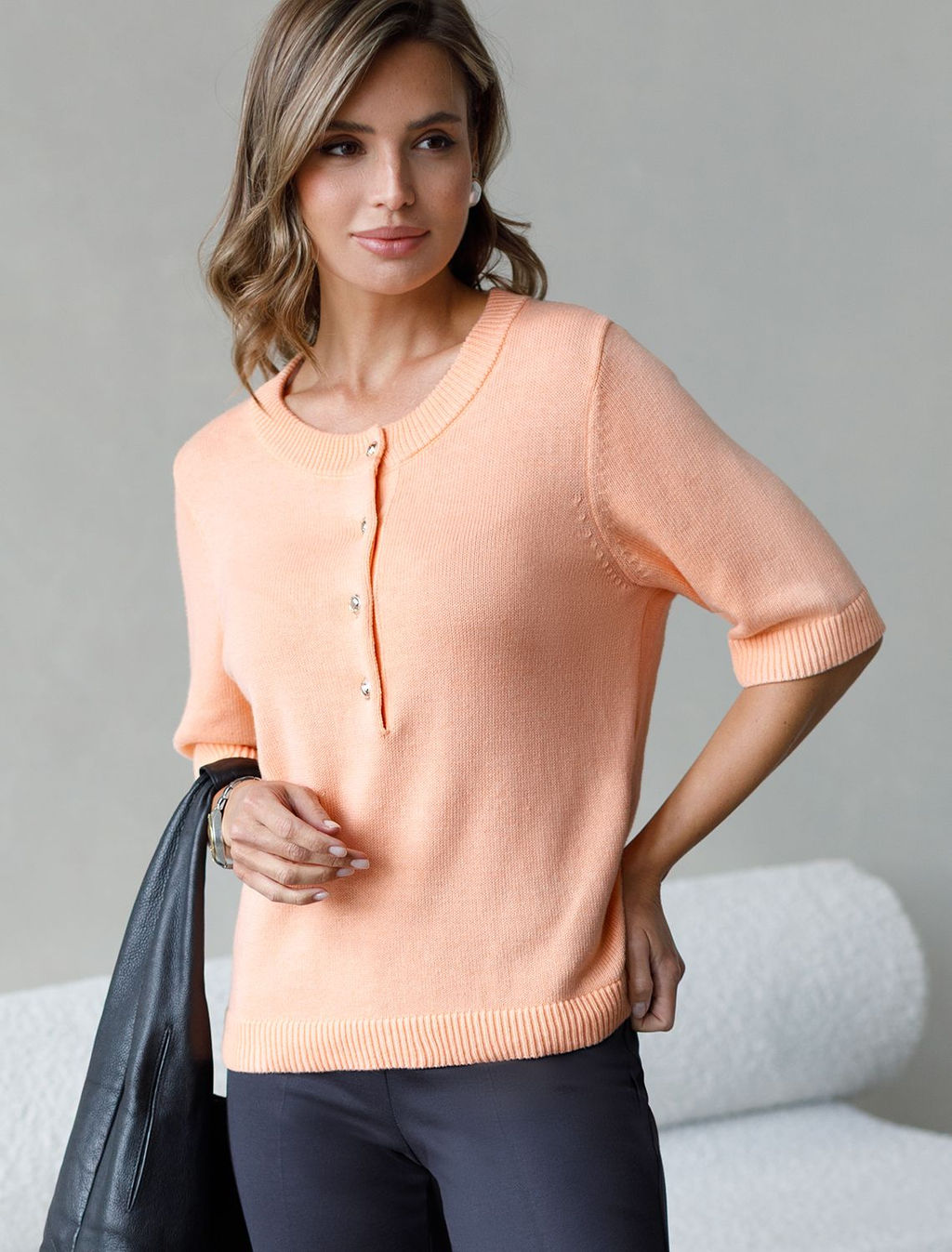 D39.348 Джемпер женский персиковый