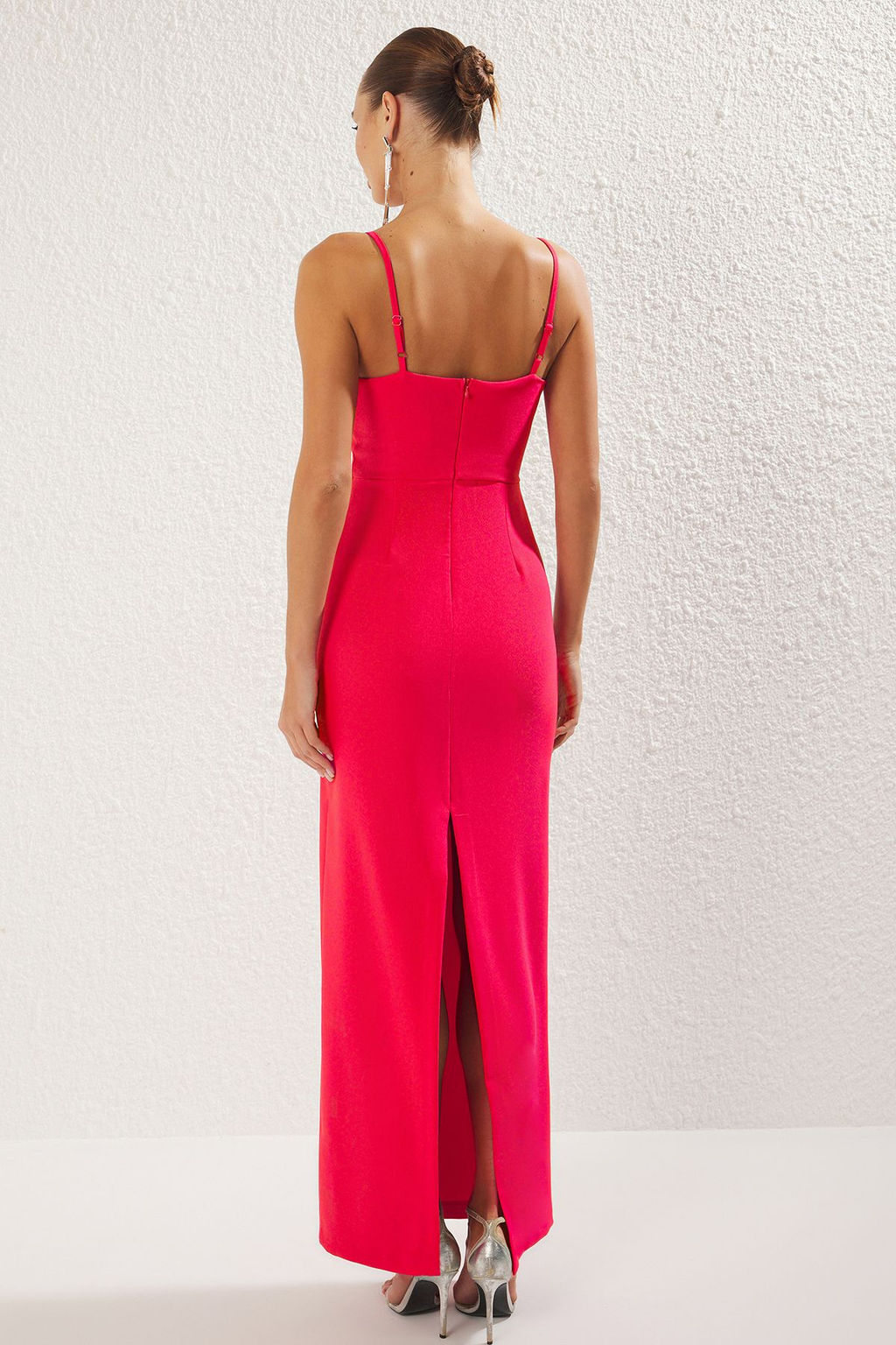 TRENDYOLMILLA Siyah Vucuda Oturan Dokuma Maxi S?k Abiye Elbise TPRSS25AE00050  фото 5