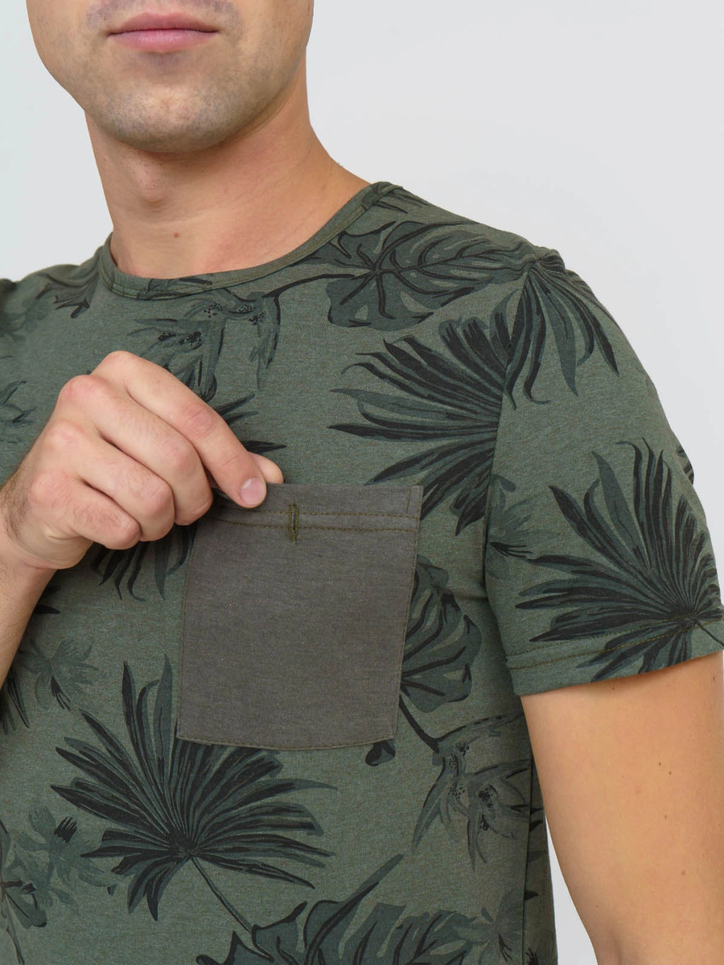 Футболка мужская, цвет хаки