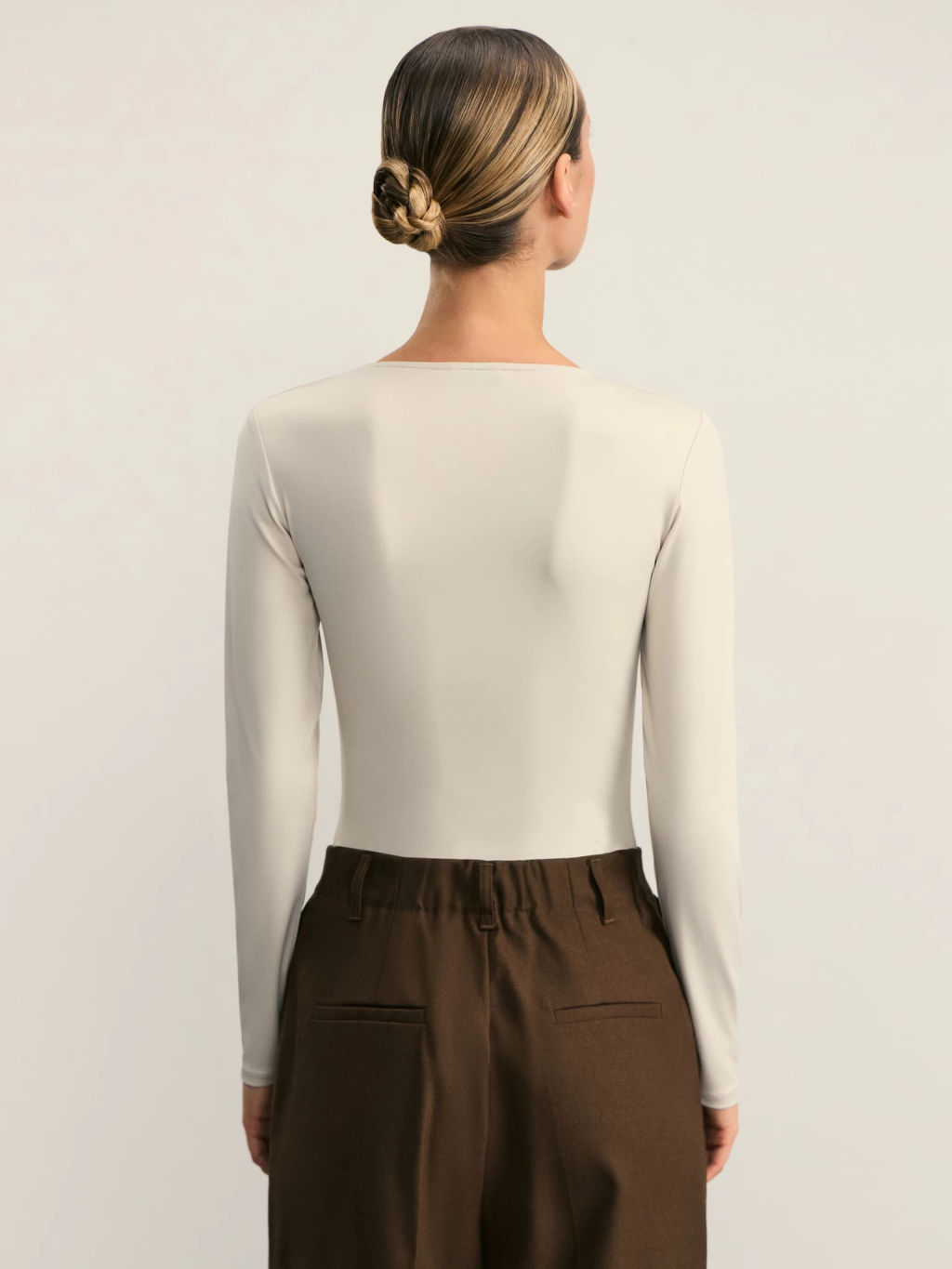 Базовое боди с треугольным вырезом ZR2501013 / Zarina  фото 9