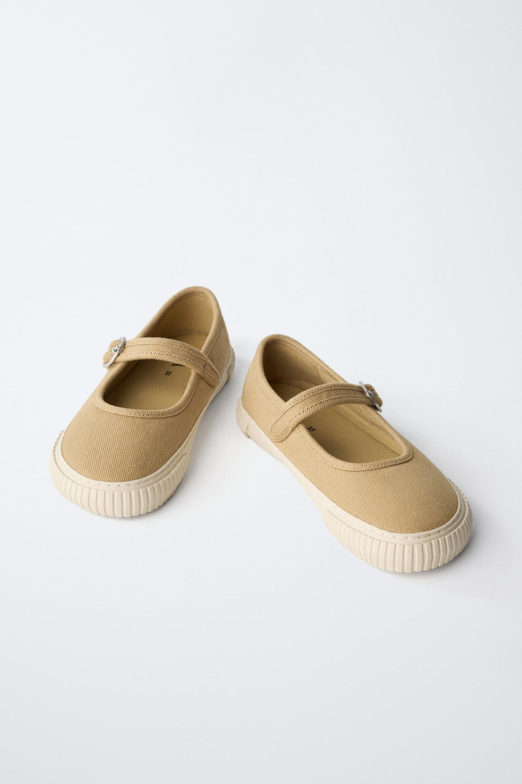 BAILARINA DEPORTIVA BAREFOOT / Blanco Crudo