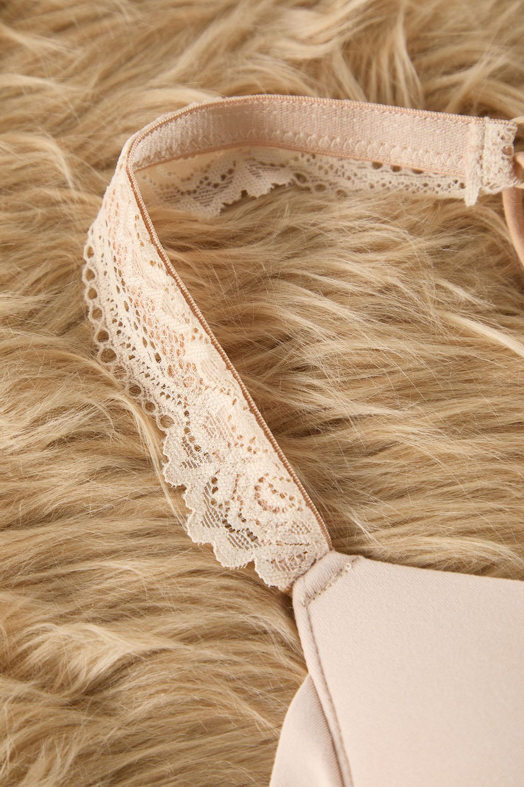 TRENDYOLMILLA Ten Micro Dantel Detayl? Balensiz Kapl? Ucgen Orme Sutyen THMSS25SU00008 фото 7