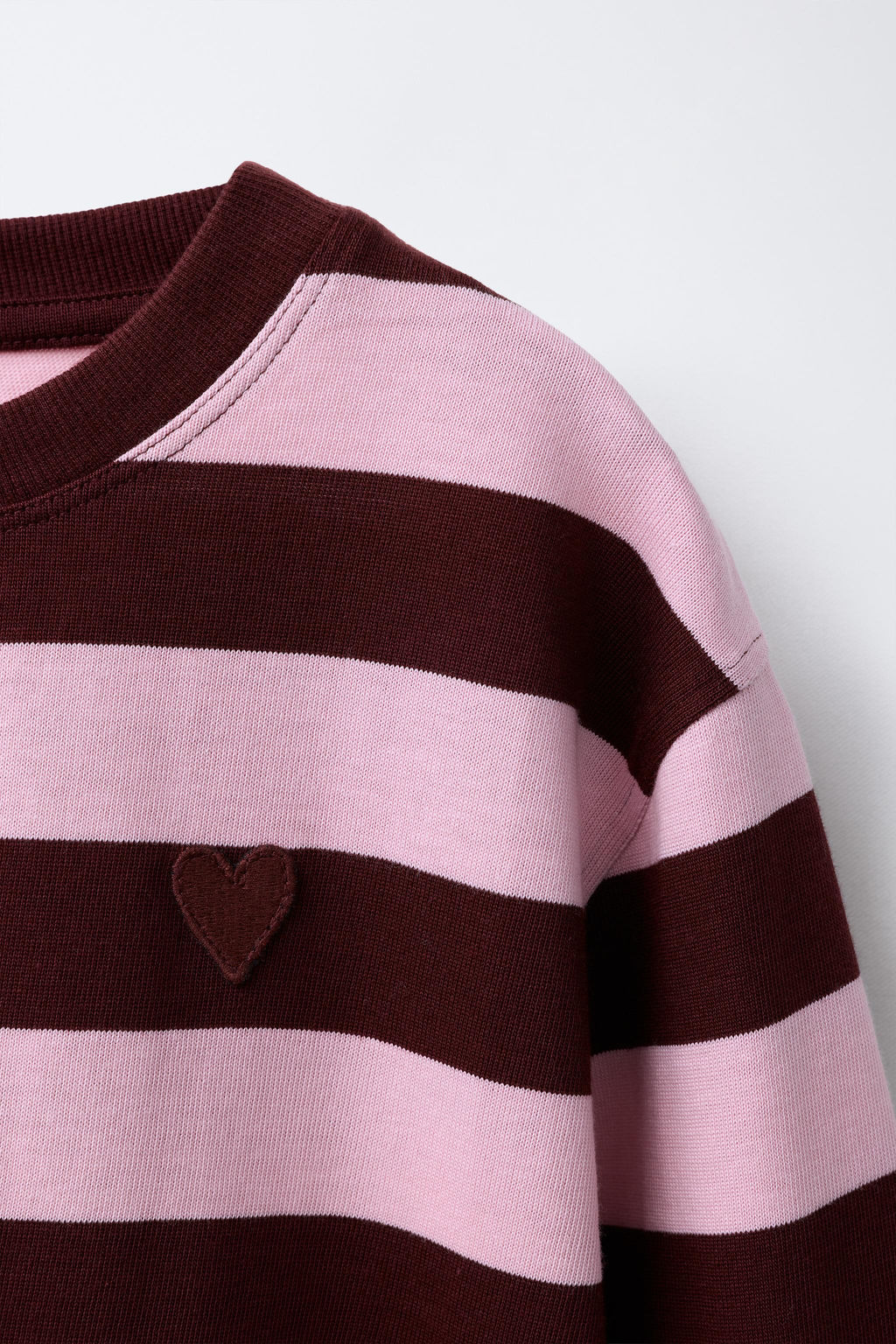 STRIPED T-SHIRT WITH EMBROIDERED HEART - Zara фото 11