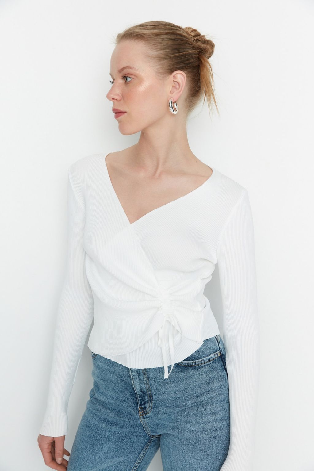 Ekru Kruvaze Buzgu Detayl? Triko Kazak TWOAW23KZ00828 - Trendyolmilla фото 3