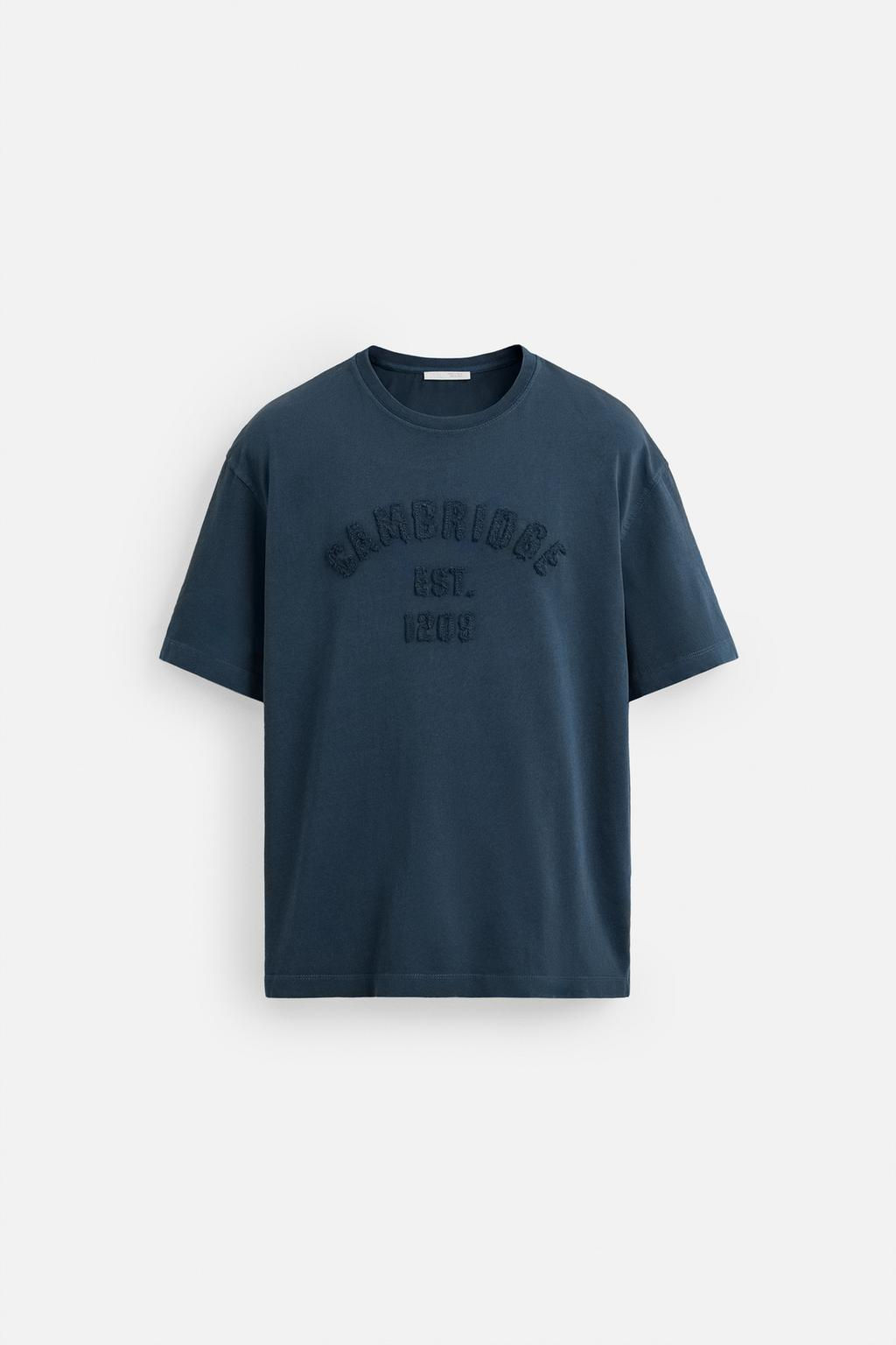 CAMBRIDGE EMBOSSED TEXT T-SHIRT - Zara фото 7