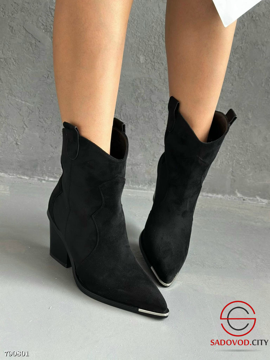 Женские осенние сапоги Казаки