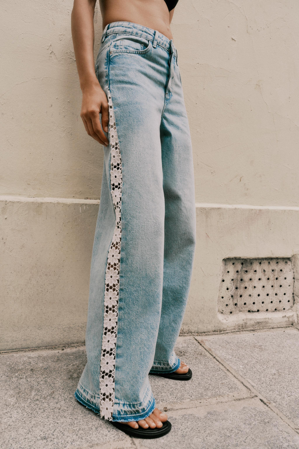 Z1975 WIDE-LEG HIGH-WAIST JEANS WITH CROCHET TRIM - Zara фото 16