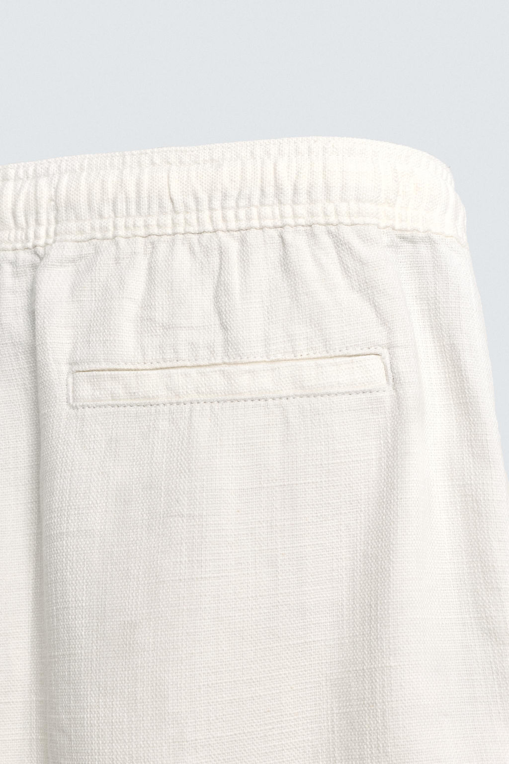 BERMUDA REGULAR FIT ESTRUCTURA / Blanco roto